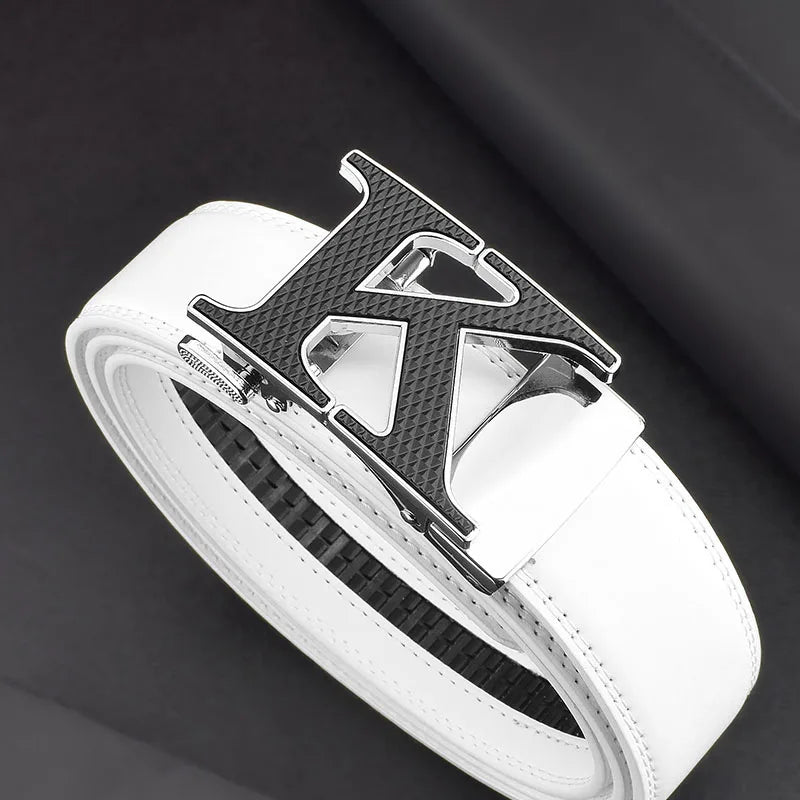 Lettre k de haute qualité Ceinture en cuir blanc Hommes Designers Luxe Jeunes hommes célèbres Marque en peau de vachette Jeans Mode décontractée Ceinture Homme