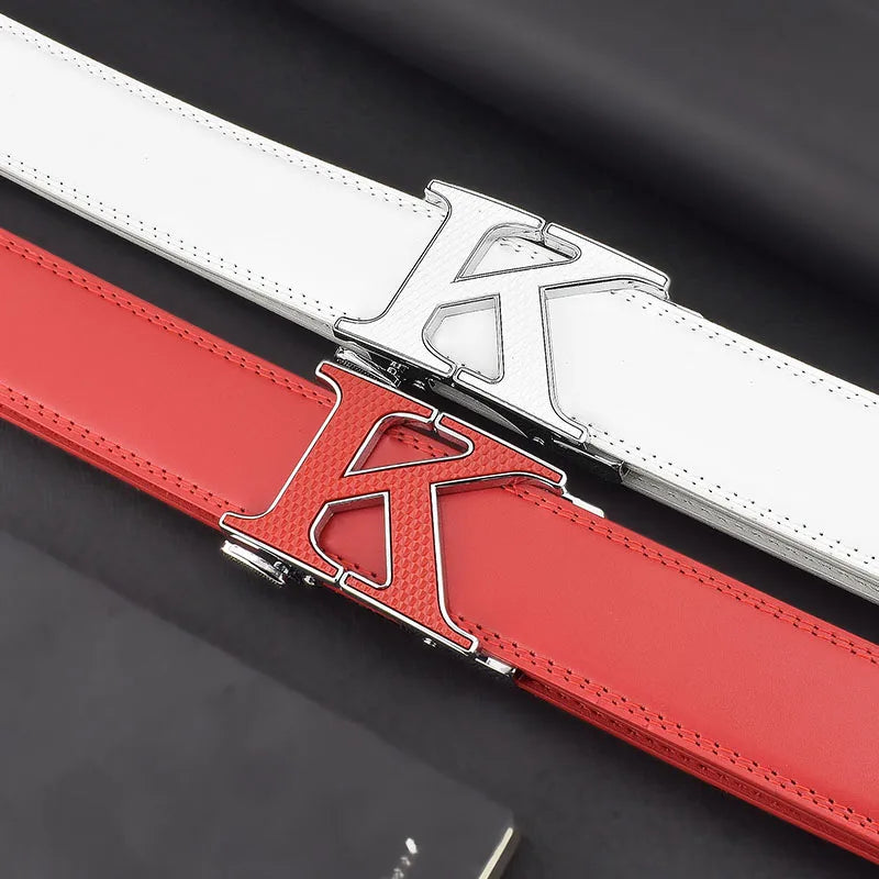 Lettre k de haute qualité Ceinture en cuir blanc Hommes Designers Luxe Jeunes hommes célèbres Marque en peau de vachette Jeans Mode décontractée Ceinture Homme