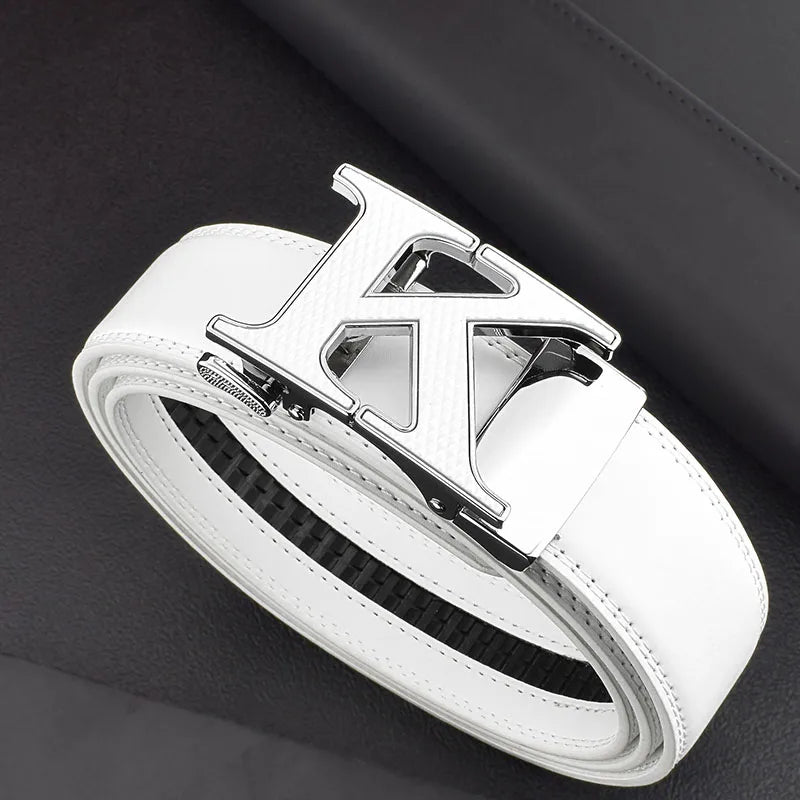 Lettre k de haute qualité Ceinture en cuir blanc Hommes Designers Luxe Jeunes hommes célèbres Marque en peau de vachette Jeans Mode décontractée Ceinture Homme